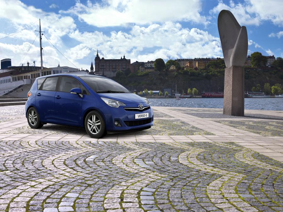  Toyota Verso-S 2010 года  (фото 13 из 109)